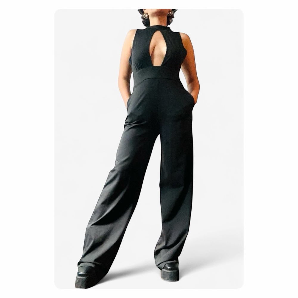 ★ NWOT Casual Bodycon Jumpsuit - Black ★